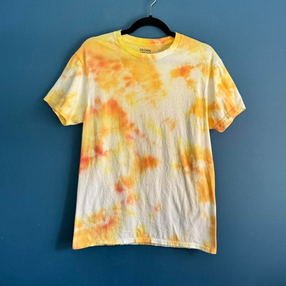 Gildan Tie-Dye T Shirt Size Medium Cotton Yellow Orange Customized Dyed Hippie